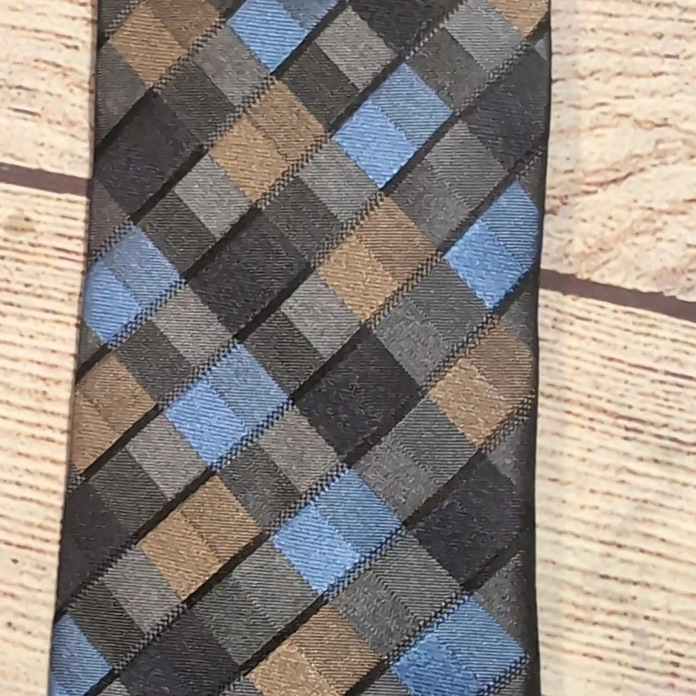 Calvin Klein Men's Multi Colored Check Xtra Long Silk Tie